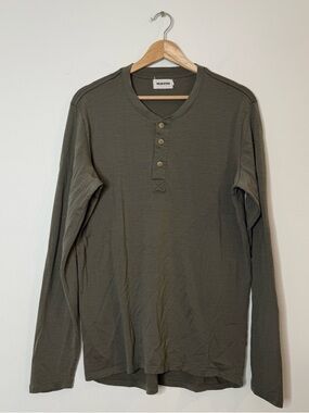 Taylor Stitch 100% Merino Wool Henley in Olive army green size medium 40